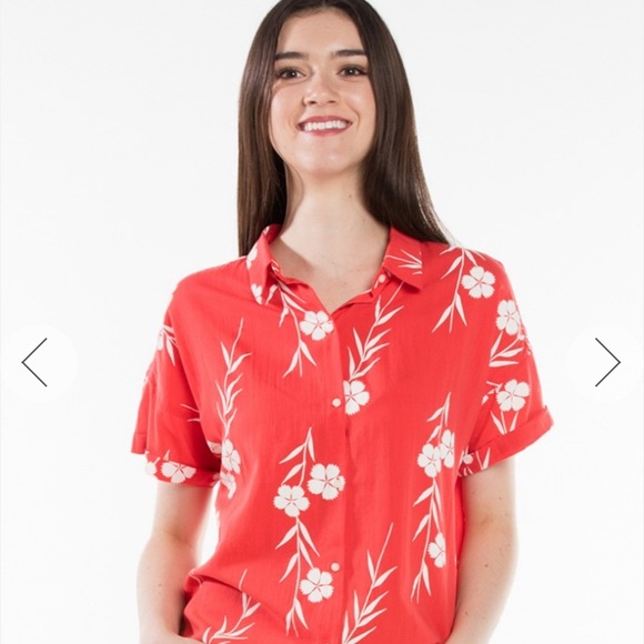 Levi's Tops - Levi’s Sadie Shirt